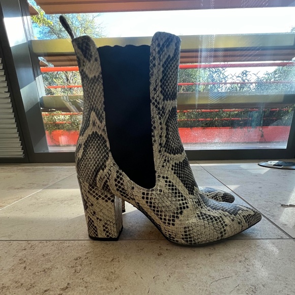 Snakeskin Boots - Picture 4 of 10